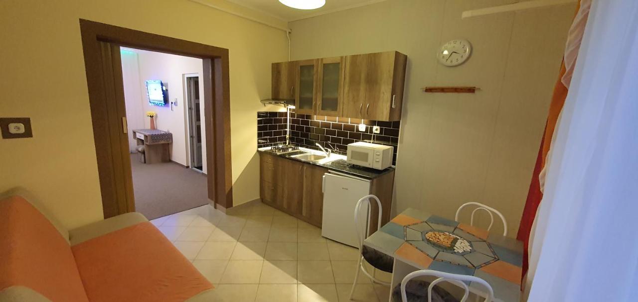 Szlavi Apartman Baja Exterior foto