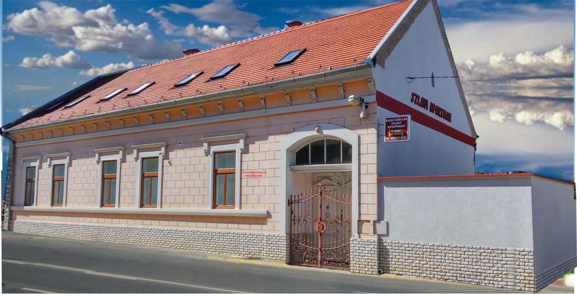 Szlavi Apartman Baja Exterior foto