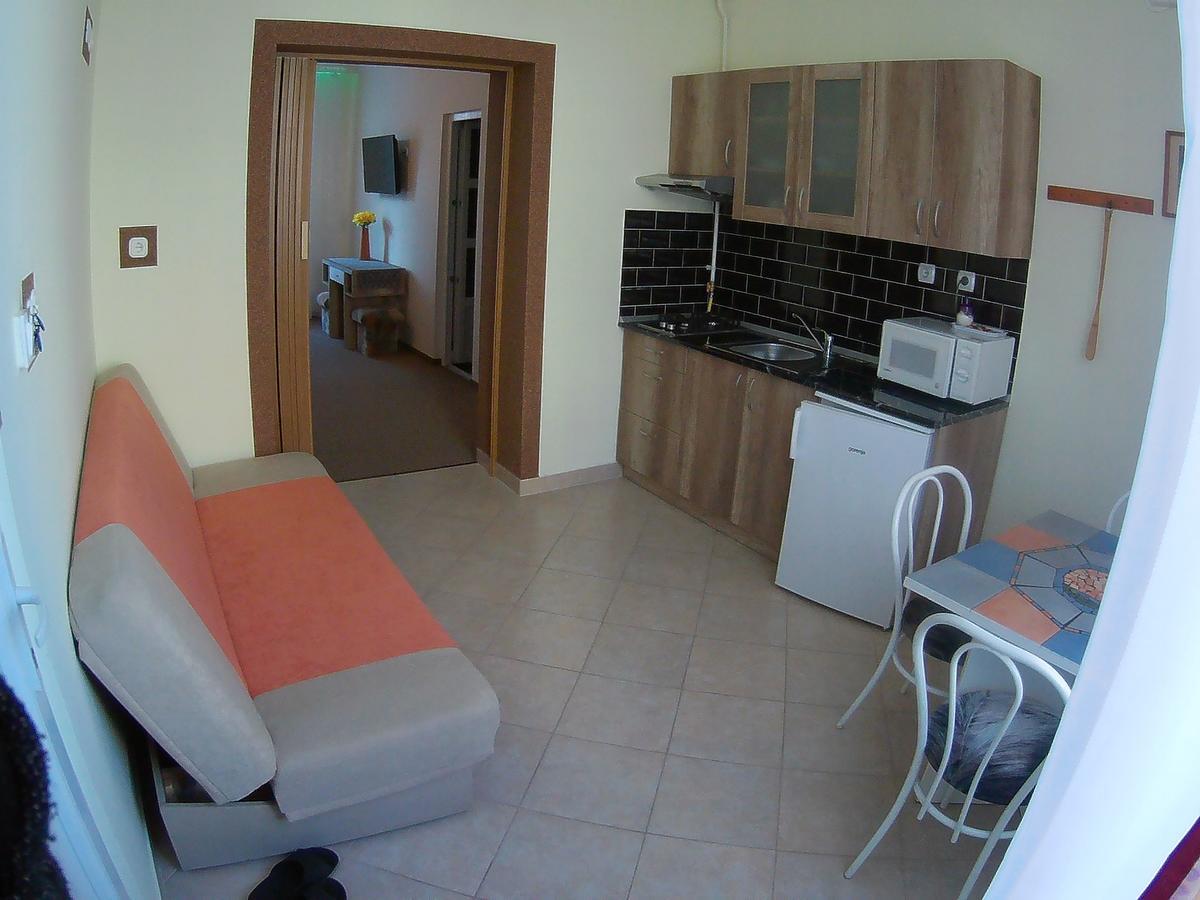 Szlavi Apartman Baja Exterior foto